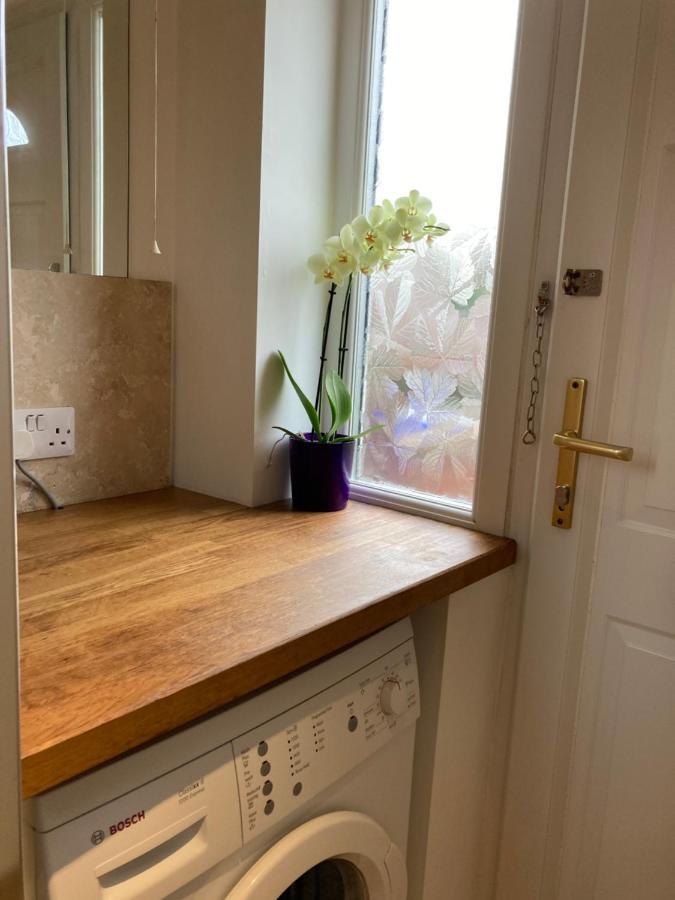 Double Bed Self Contained Annexe 14B Is To The Right Of The Main House Apartment Salisbury Exterior photo